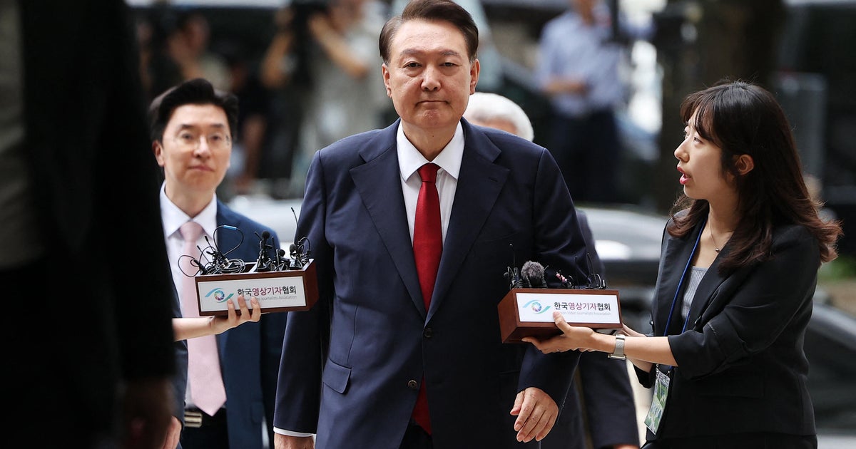 South Korea’s jailed ex-leader Yoon resists questioning by taking off his clothes and lying on the floor